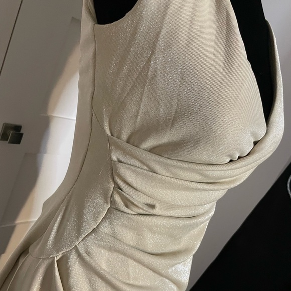CHIARA BONI La petite robe Aliki Metallic Sheath Gown - Picture 6 of 7